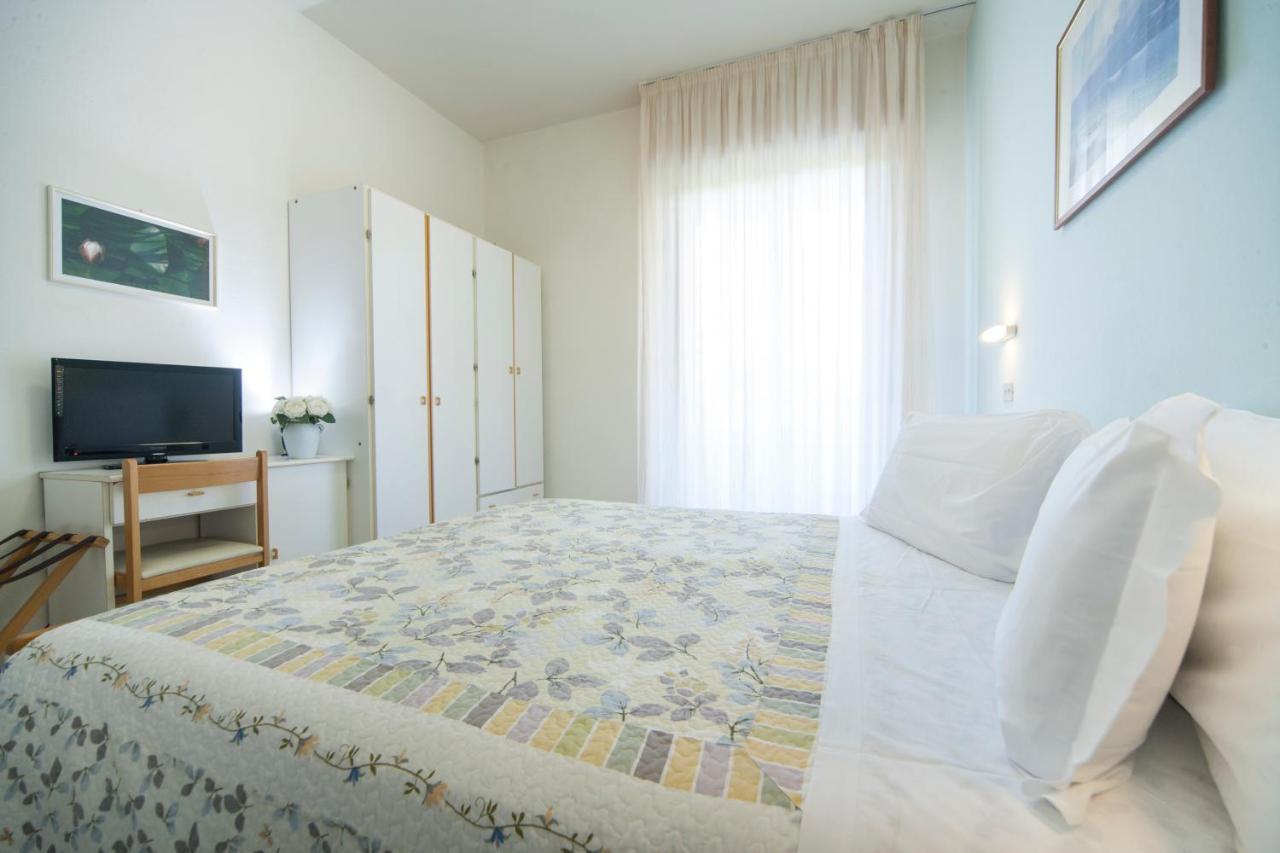 Hotel Betty Ρίμινι Εξωτερικό φωτογραφία