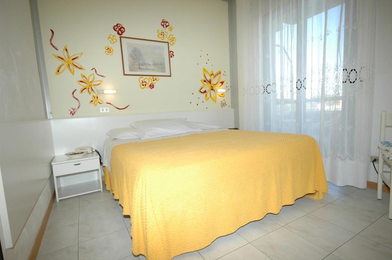 Hotel Betty Ρίμινι Εξωτερικό φωτογραφία