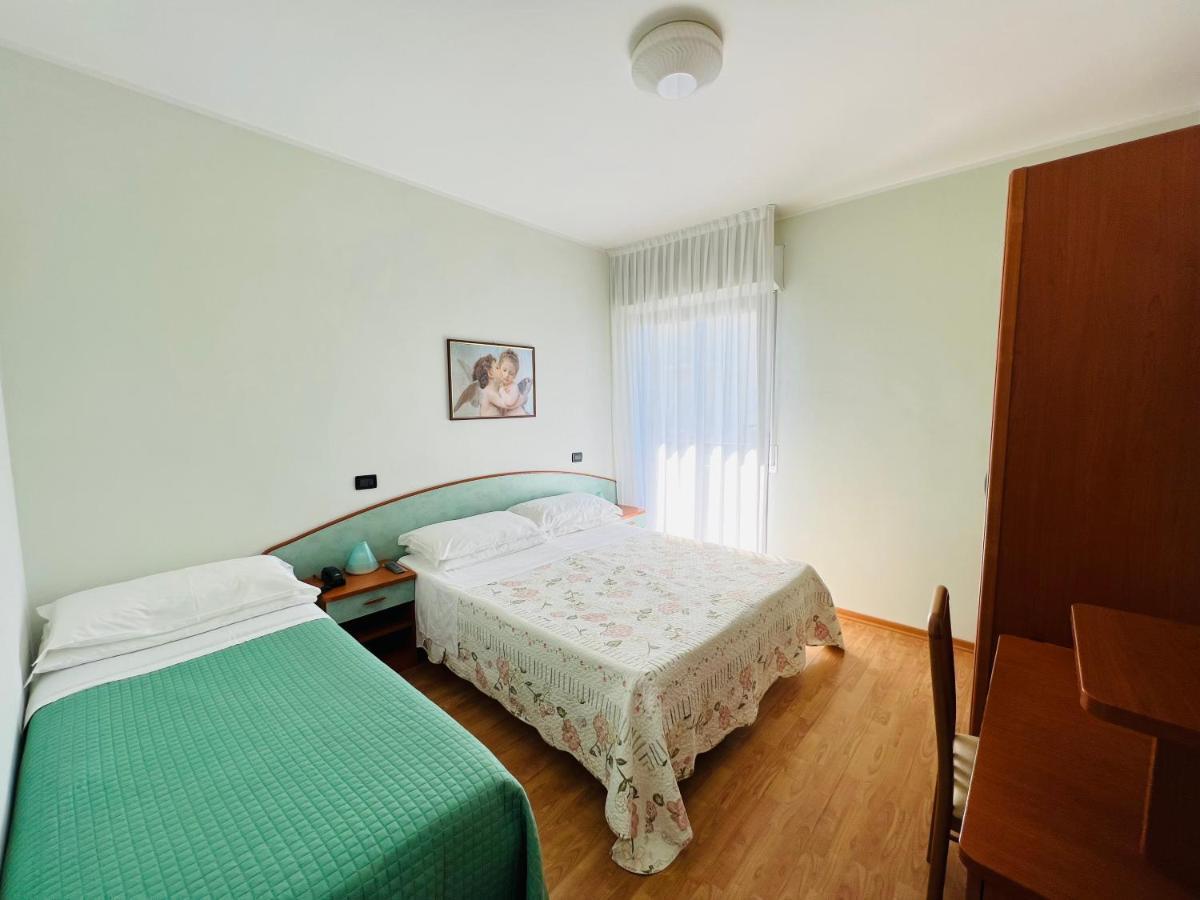 Hotel Betty Ρίμινι Εξωτερικό φωτογραφία
