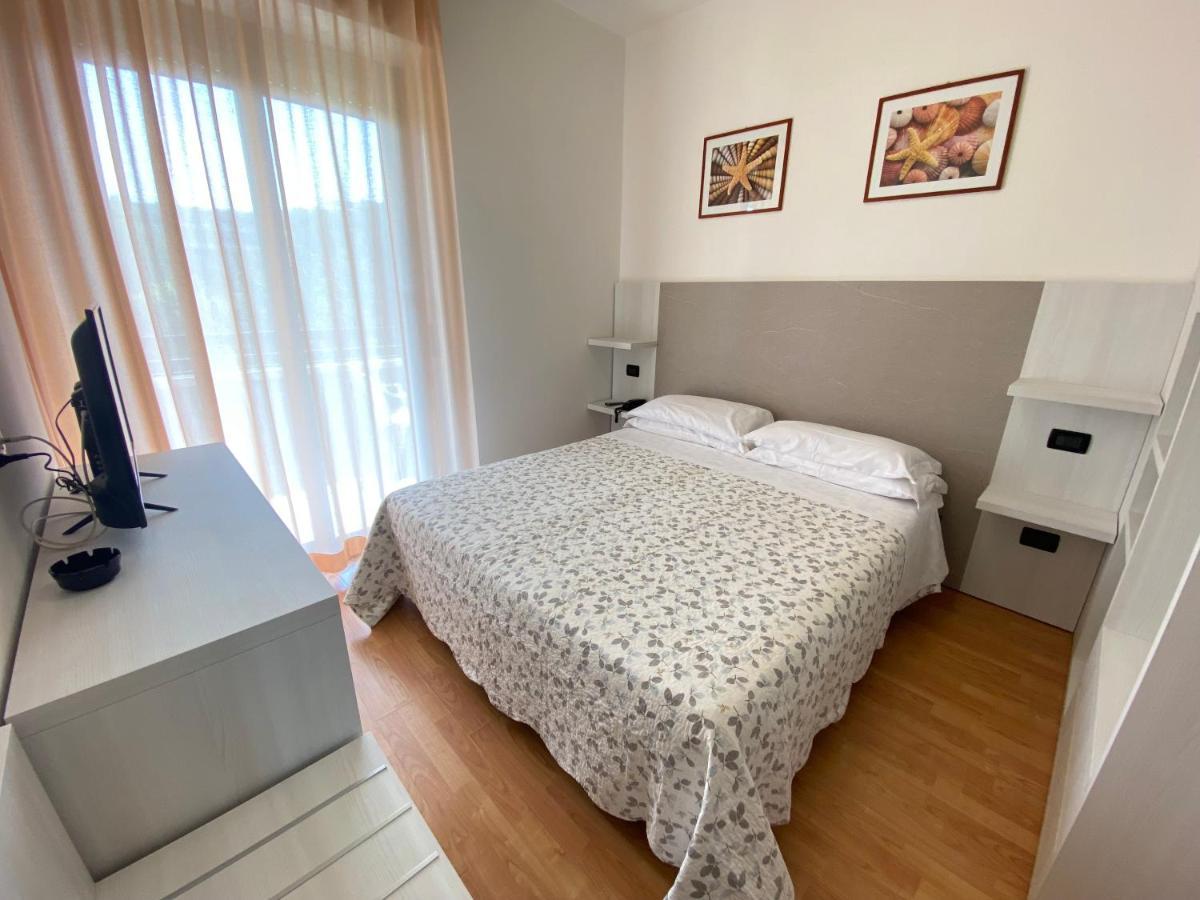 Hotel Betty Ρίμινι Εξωτερικό φωτογραφία
