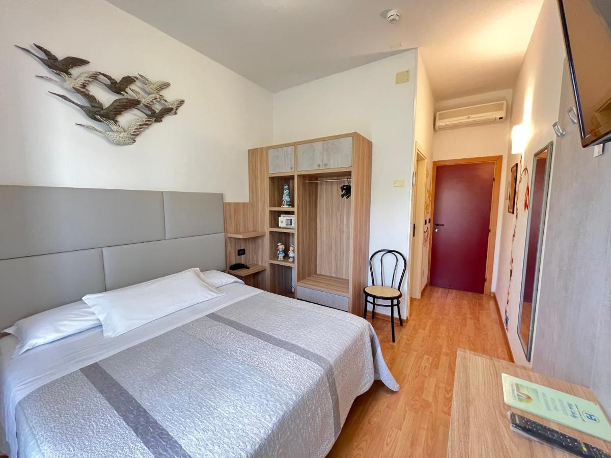 Hotel Betty Ρίμινι Εξωτερικό φωτογραφία