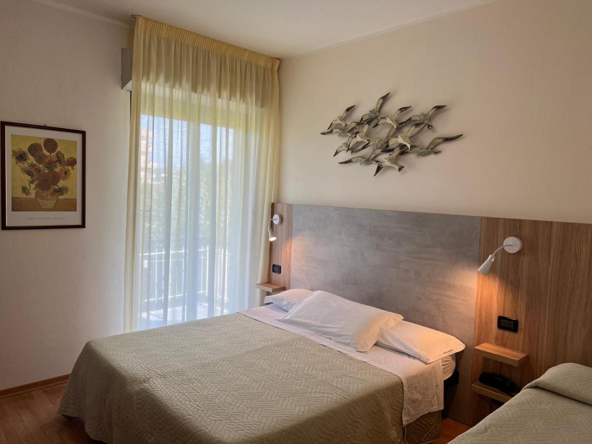 Hotel Betty Ρίμινι Εξωτερικό φωτογραφία