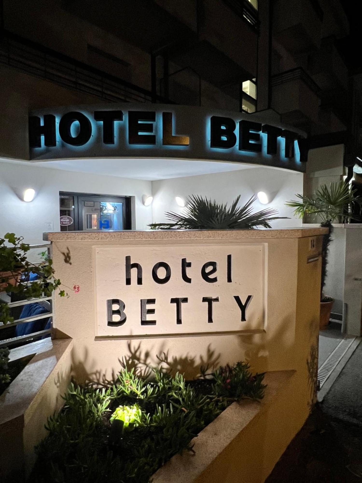 Hotel Betty Ρίμινι Εξωτερικό φωτογραφία