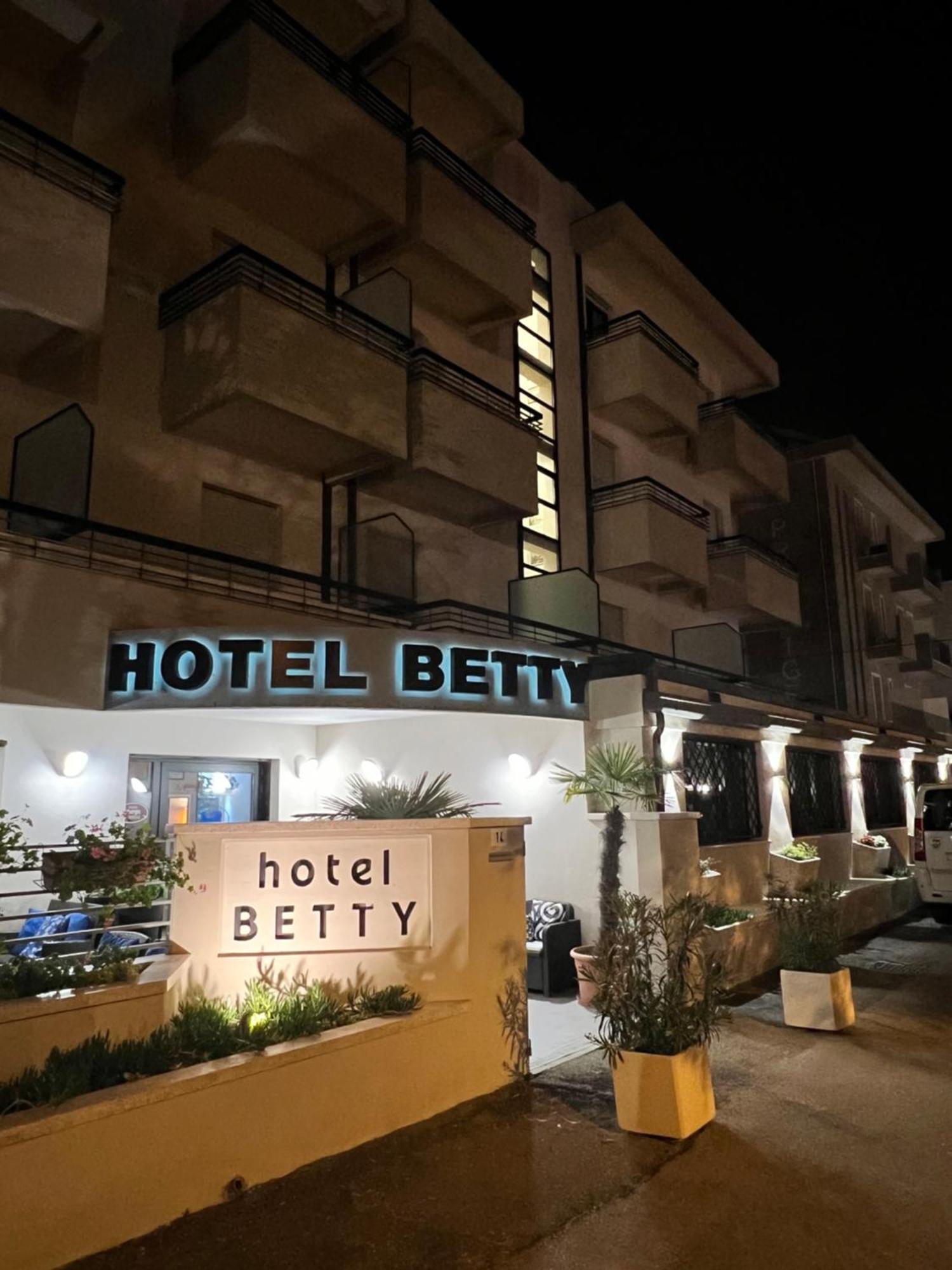 Hotel Betty Ρίμινι Εξωτερικό φωτογραφία